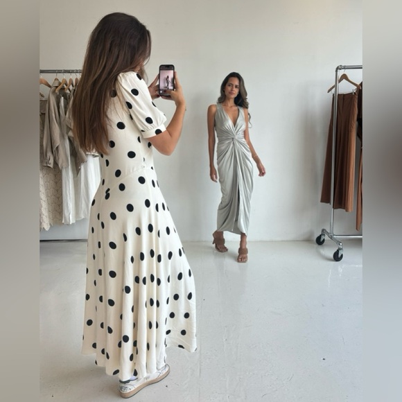 REFORMATION Naira Dress in Pluto Dot 4 - Picture 6 of 10